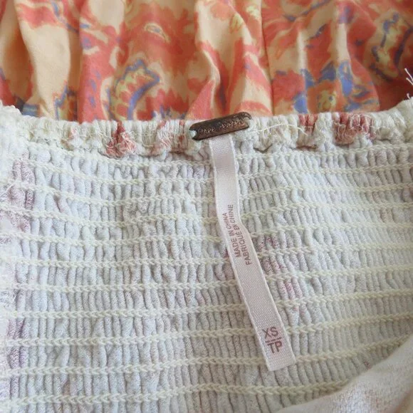 FREE PEOPLE La Bamba Babydoll Top in Tea Combo Floral Boho Handkerchief Y2K XS - Picture 15 of 15